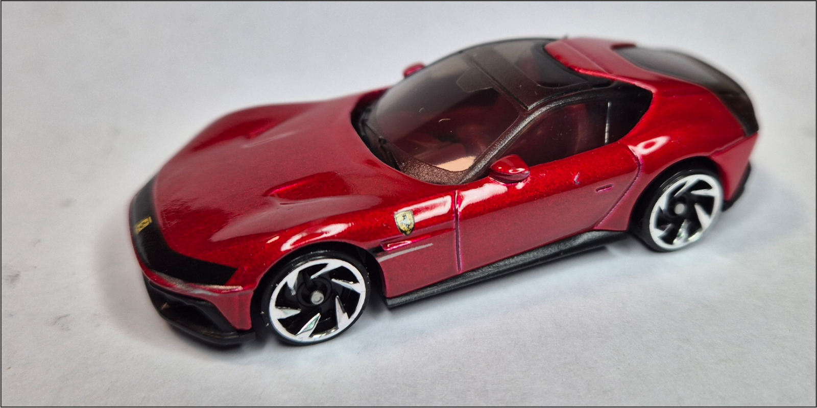 Hot Wheels Mainline - Ferrari 12Cilindri