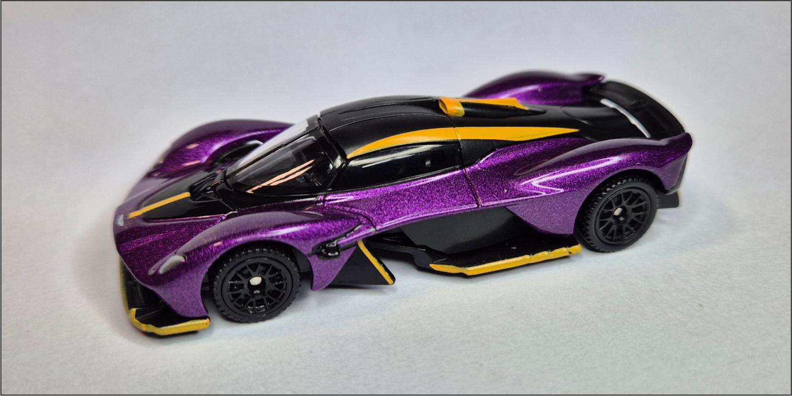 CCA - Aston Martin Valkyrie - In Purple