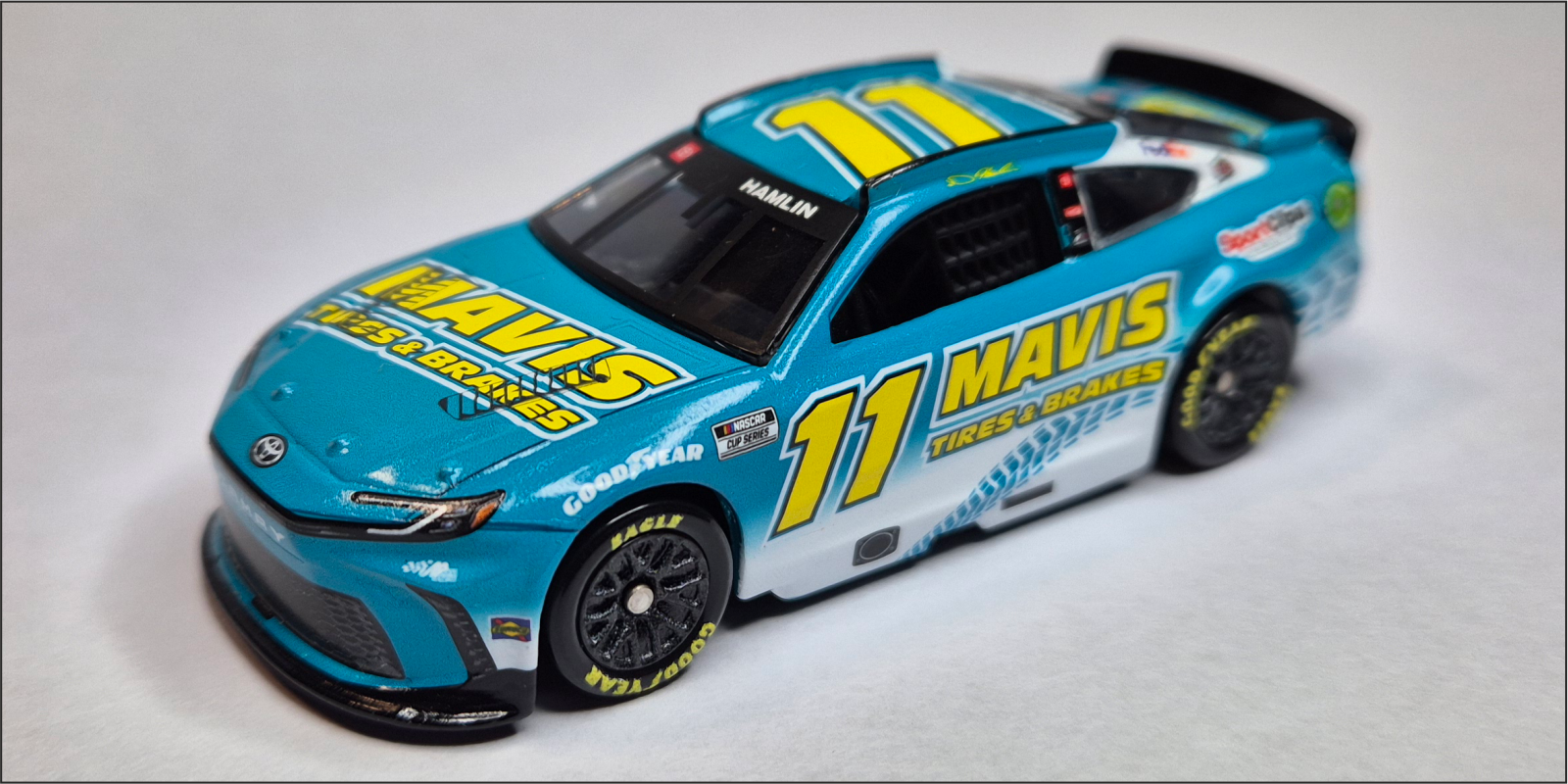 Lionel Racing - Denny Hamlin #11 Mavis Tyres 2024 Camry
